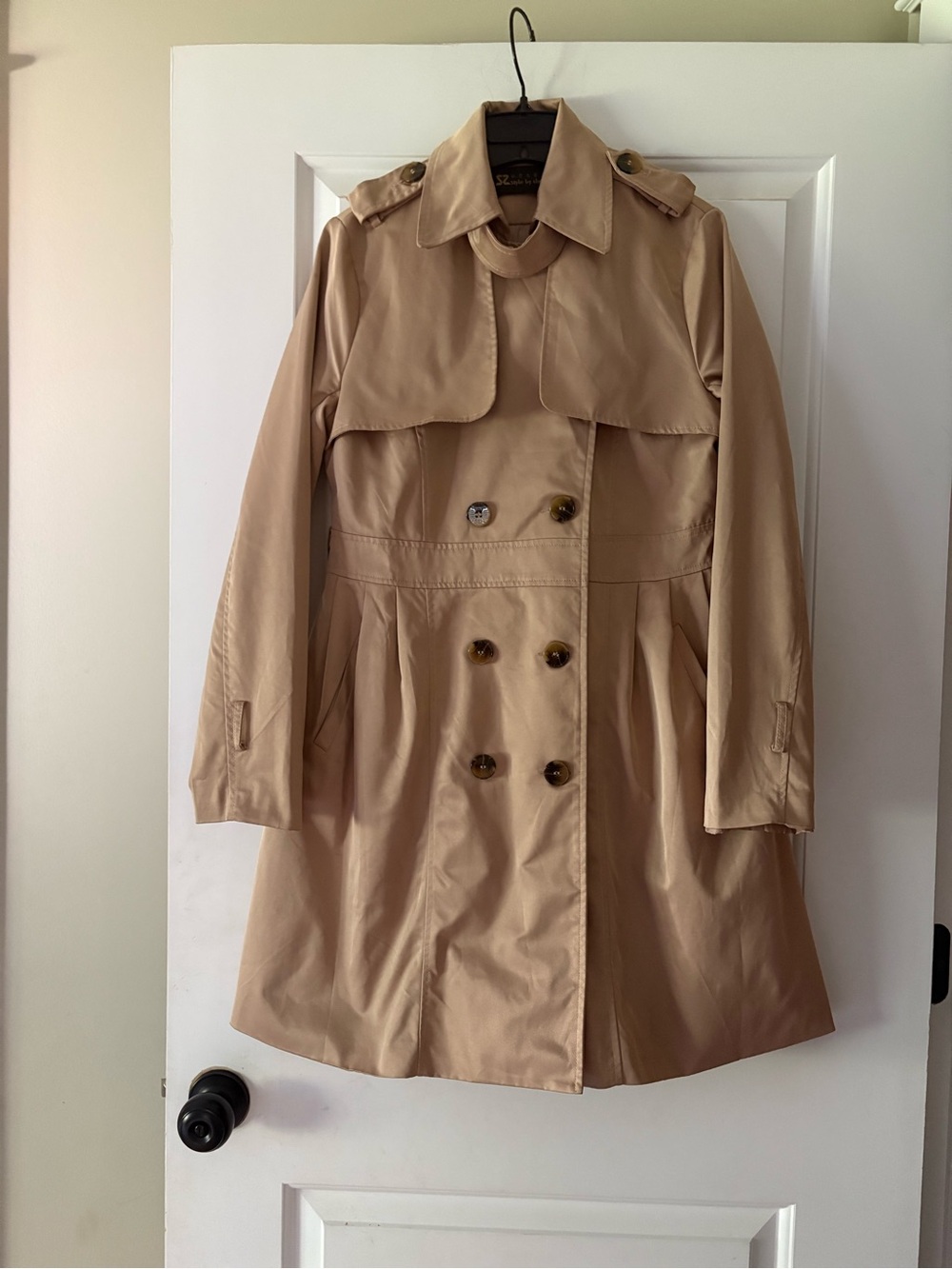 Classic Beige Trench Coat with Double-Breasted Detail